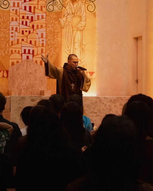 Vivemos neste último sábado, um Show mais do que especial com o @freigleison.cmes. Uma noite marcada pela fé, pela alegria e pela experiência da presença de Deus em nosso meio! 

Foi maravilhoso celebrar a Festa de No…
