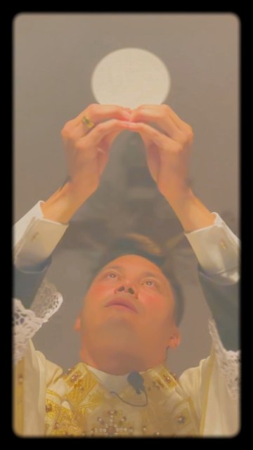 Nenhum lugar do mundo é mais importante do que o altar onde Cristo se oferece por nós.