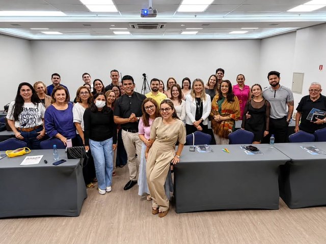 O primeiro dia da Oficina EspiritualMente foi vivido com muita reflexão, aprendizado e propósito.

Que esta seja apenas a primeira de muitas transformações que estão por vir. 🙏

#OficinaEspiritualMente #espiritualidad…