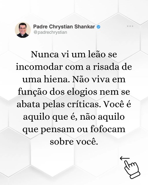 O leão nunca perde tempo respondendo à hiena. Ele conhece a própria força e não precisa provar seu valor a quem vive apenas de barulho.
Na vida também é assim. Quem vive em função dos elogios acabará sofrendo por cau…
