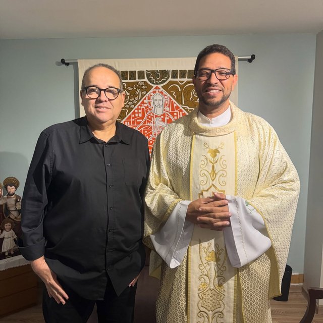 Estou longe, mas acompanhando a nossa “Noite da Misericórdia”. ✨🙏🏻

Gostaria de agradecer a presença de todos (as), em mais essa adoração. 

Meus sinceros agradecimentos aos amigos Padre Pedro e Mota Filho pela dispon…