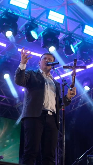 Neste trecho emocionante de ‘Um Certo Galileu’, do Padre Zezinho, somos lembrados da força da fé e da esperança. A música, repleta de ternura e inspiração, ecoa nos nossos corações.

Aqui um pequeno trecho do Show em …