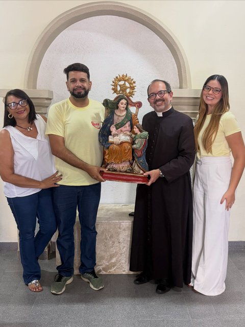 Assim encerramos a 1ª edição do Sant’Ana na Sua Loja! 💙🙏
Foram dias de muita fé, acolhida e bênçãos, levando a imagem peregrina de Sant’Ana e a bênção do Padre Gleiber aos comerciantes de Caicó.
Nossa gratidão a tod…