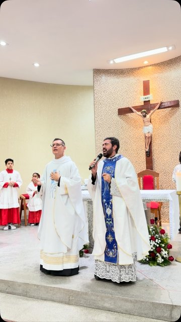 ✨Santa Missa em ação de graças por todos os benfeitores que colaboraram com a aquisição do terreno da Comunidade Santo Expedito🙏✨
A celebração contou com a presença especial do Padre Jairo Silva, que trouxe muita ale…