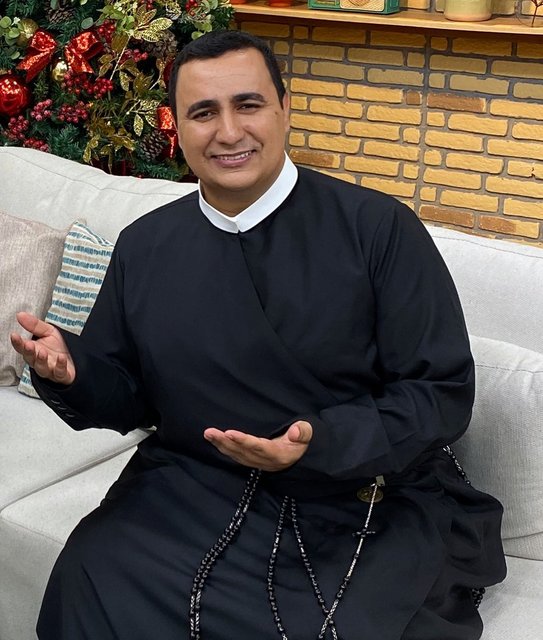 Que possamos viver um santo ano de 2023. Bênçãos e alegria para todos. Deus nos proteja e nos guie!