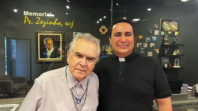 Muito bom estar com este grande comunicador da fé. Em suas palavras, bebo da sabedoria que vem do Espírito. Caríssimo Padre Zezinho, que honra conhecer e conversar com o senhor, depois de tantos anos alimentando-me de…